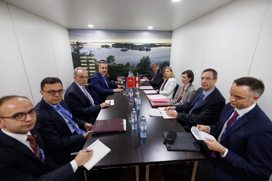 BAKAN HAKAN FİDAN, VİYANA’DA AVUSTURYA DIŞİŞLERİ BAKANI MEINL-REISINGER İLE KRİTİK GÖRÜŞME GERÇEKLEŞTİRDİ