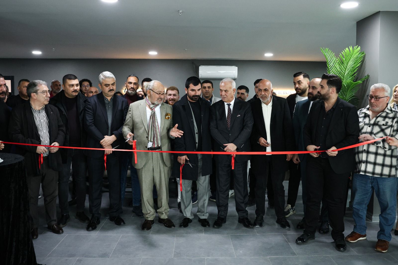 02ea8ac7-5053-4202-b0af-285fa0b64347