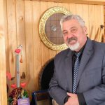 Zeynel Kuşcu: Yumurtalık’tan Türkiye’ye Uzanan Sıra Dışı Bir Ses