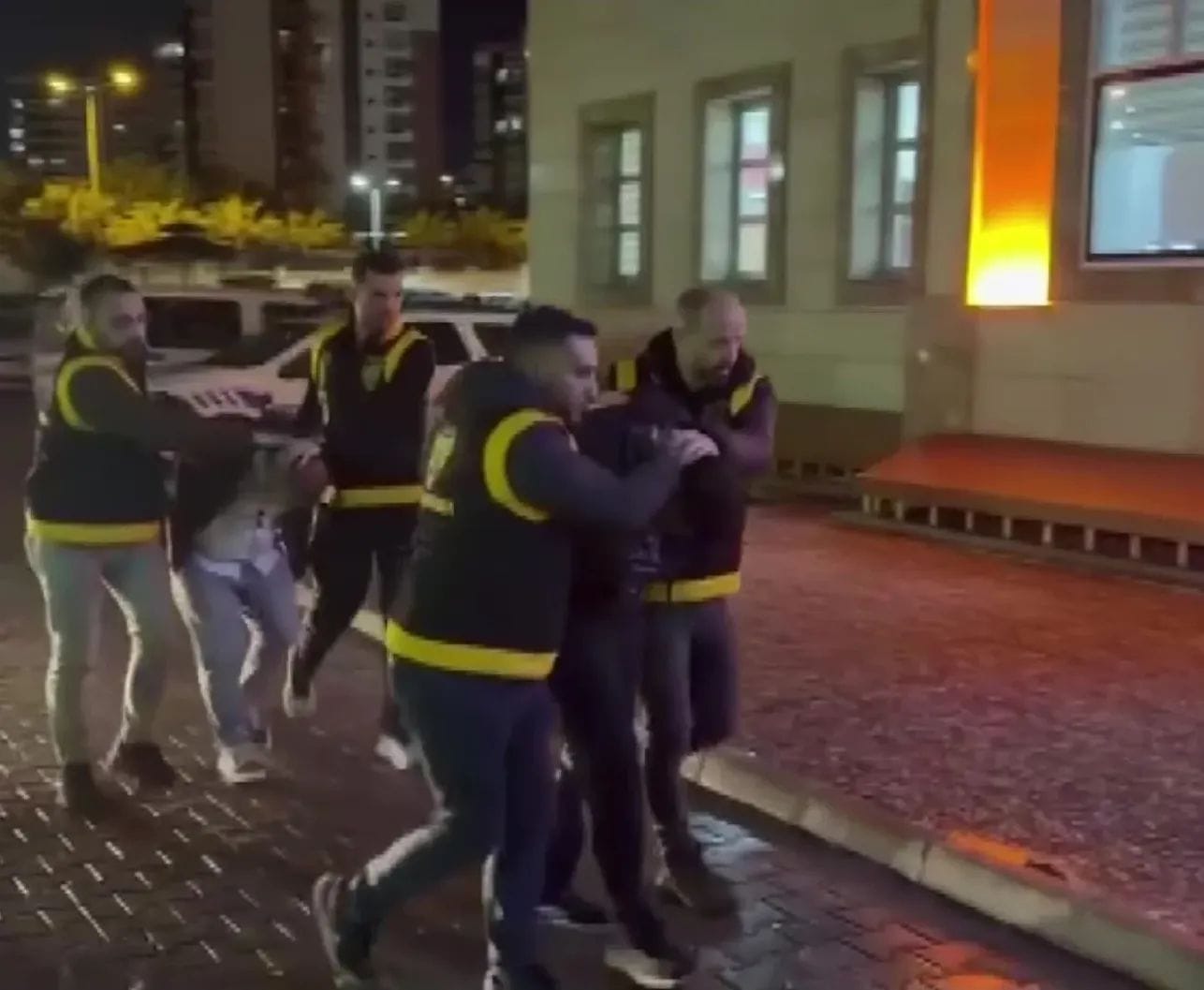 Trafikte Bıçaklı Dehşet: Baba-Oğula 363 Bin TL Ceza