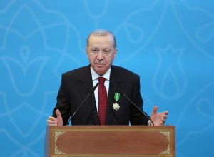 ERDOĞAN’A KAZAKİSTAN’DAN “HOCA AHMET YESEVİ NİŞANI”