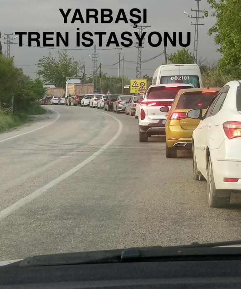DÜZİÇİ’NDE VATANDAŞ TEPKİLİ: “YARBAŞI YOLU YİNE ÇÖKMESİN!”