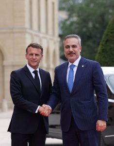 Bakan Hakan Fidan, Paris’te Düzenlenen Ukrayna Zirvesi’nde Türkiye’yi Temsil Etti
